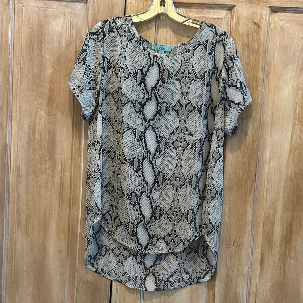 Karlie Black and Cream Snakeskin Short Sleeve Top